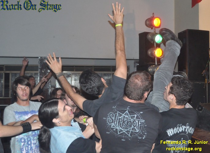 Clique aqui e confira uma galeria de fotos dos shows do II Pinhal Rock Music Festival